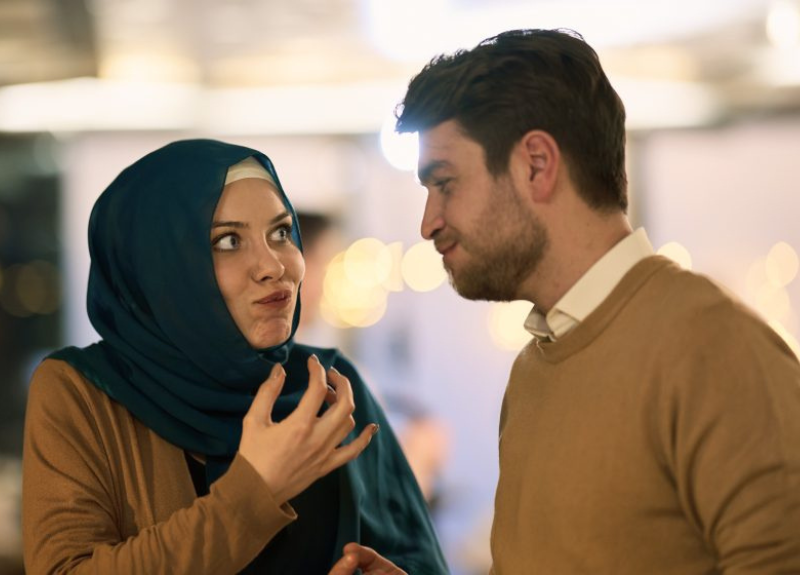 Seni Mendengar Pasangan: Keteladanan Bahasa Cinta Rasulullah SAW