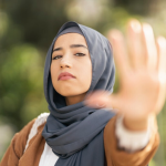 Stop Overthinking! Begini Cara Islam Ajarkan Wanita Kelola Stres