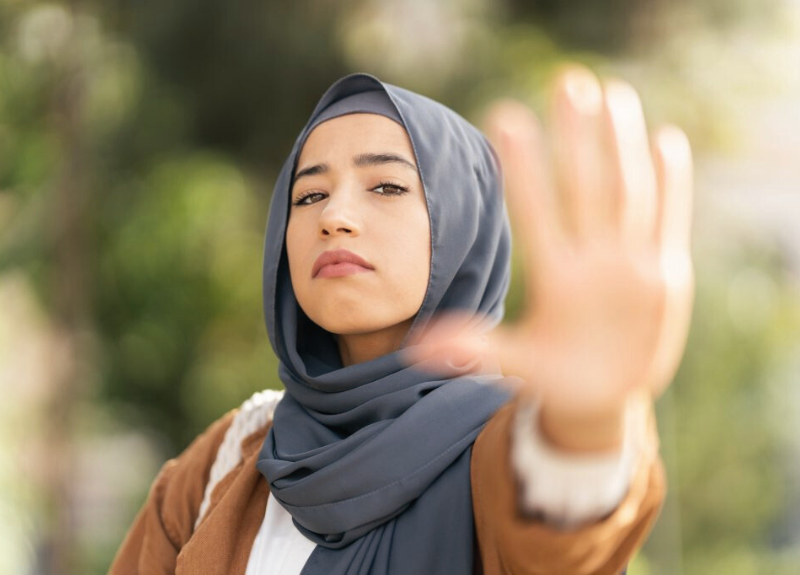 Stop Overthinking! Begini Cara Islam Ajarkan Wanita Kelola Stres