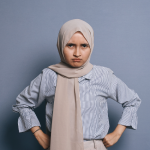 Mengatur Emosi Saat PMS: Tips Islami Biar Gak Meledak-ledak
