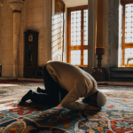 Manfaat Dahsyat Shalat Malam: Dari Doa Mustajab hingga Ketenangan Jiwa