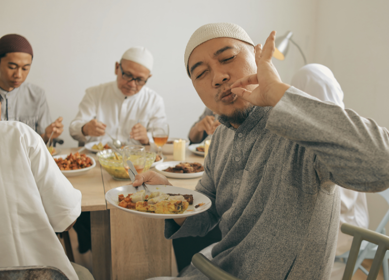 Makan Sahur Bukan Sekadar Ibadah, Ini Juga Manfaat Kesehatannya!